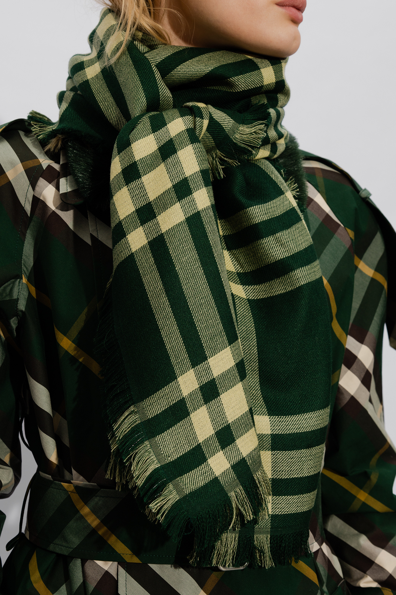 Burberry best sale striped scarf